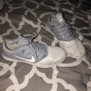nike tennis shoes
